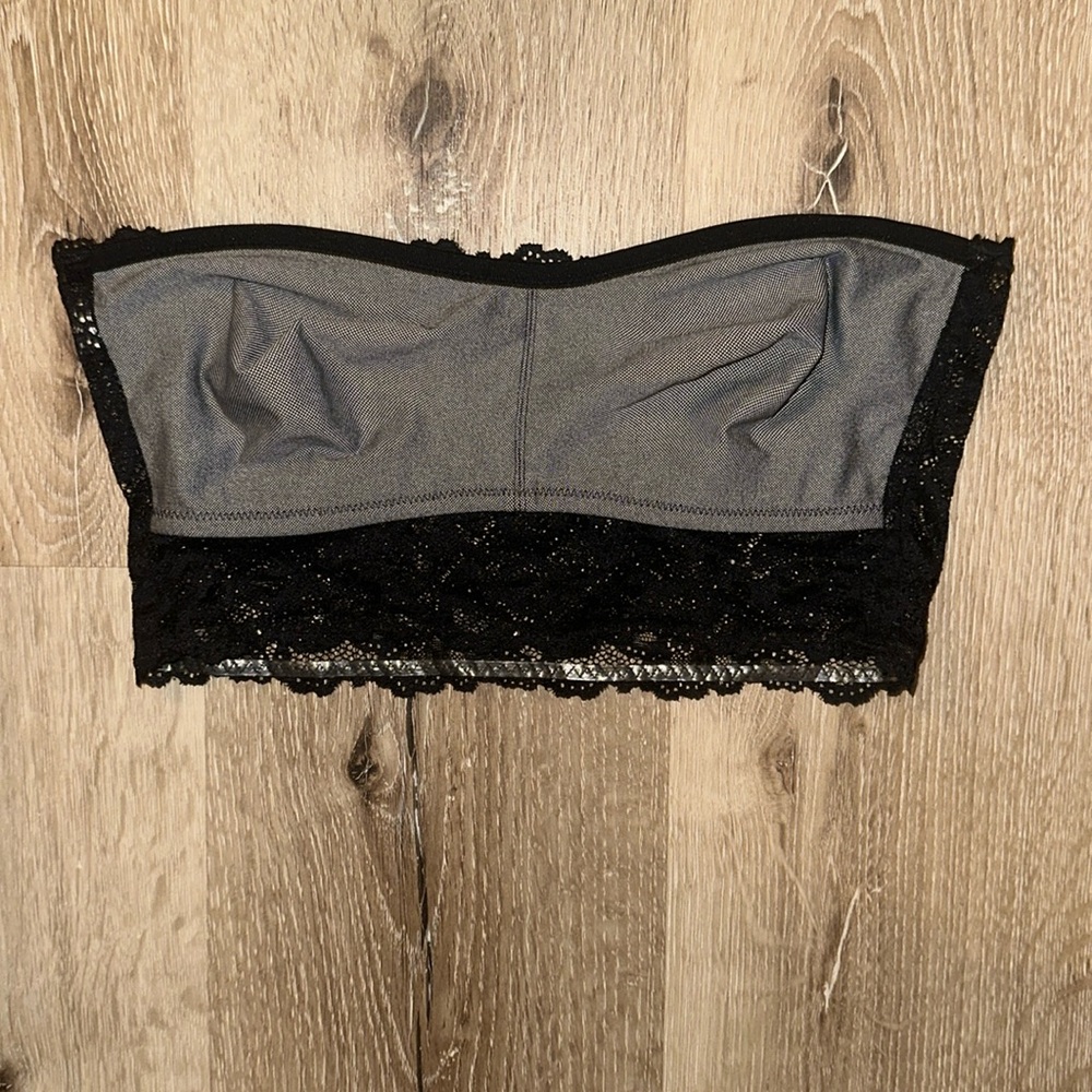Strapless bandeau bra